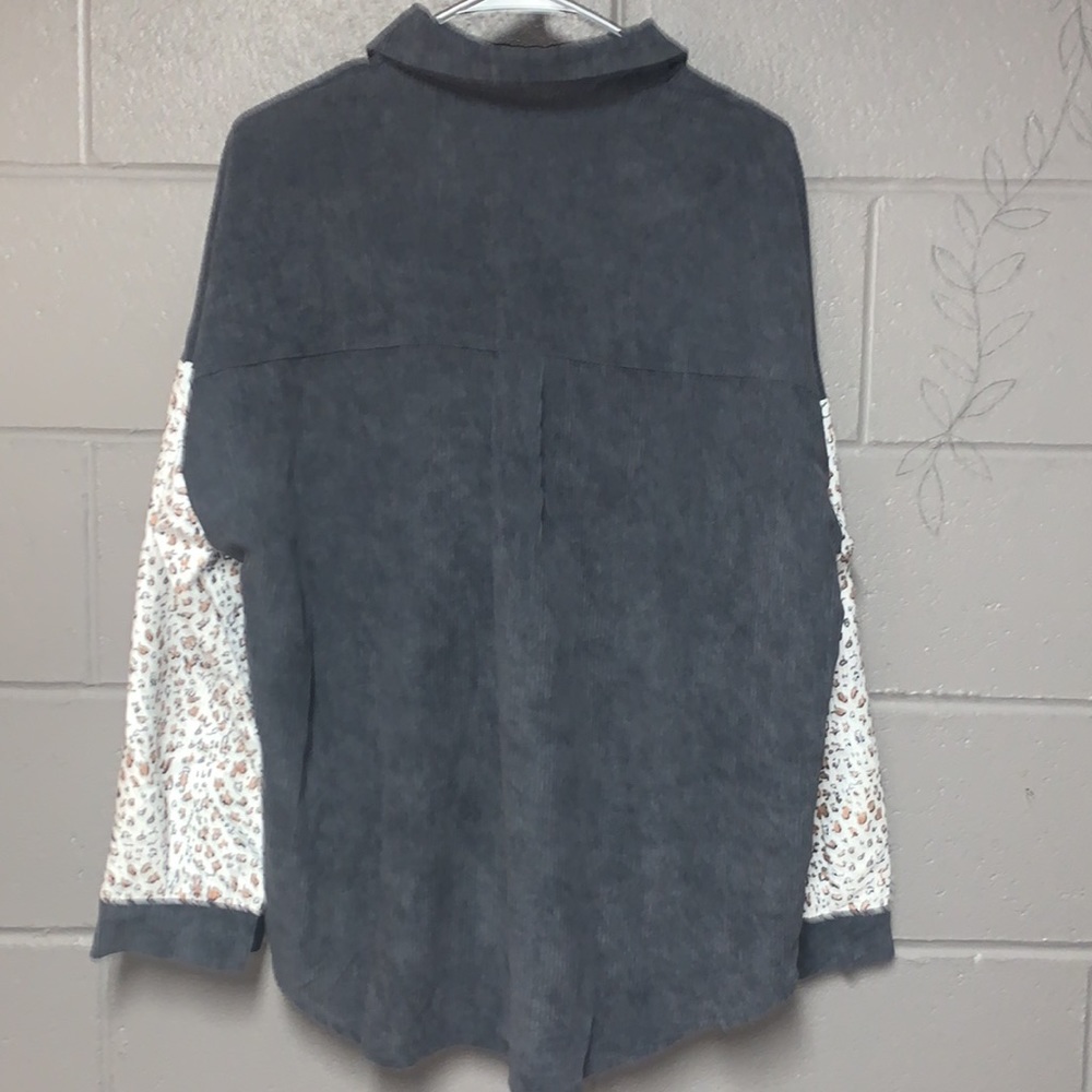 Button up - Picture 2 of 3